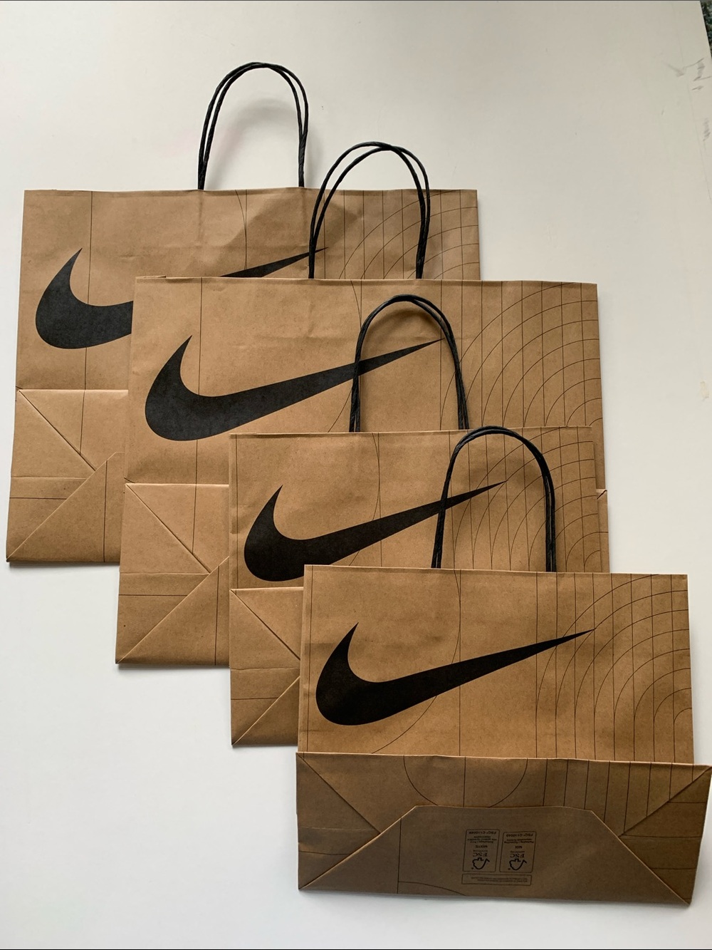 NIKE EUC Shopping Paper Bag Bundle of 4 Medium & Small